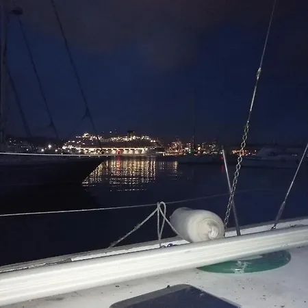 Tui Malila Λα Σπέτσια