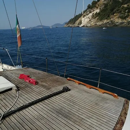 Botel Tui Malila La Spezia